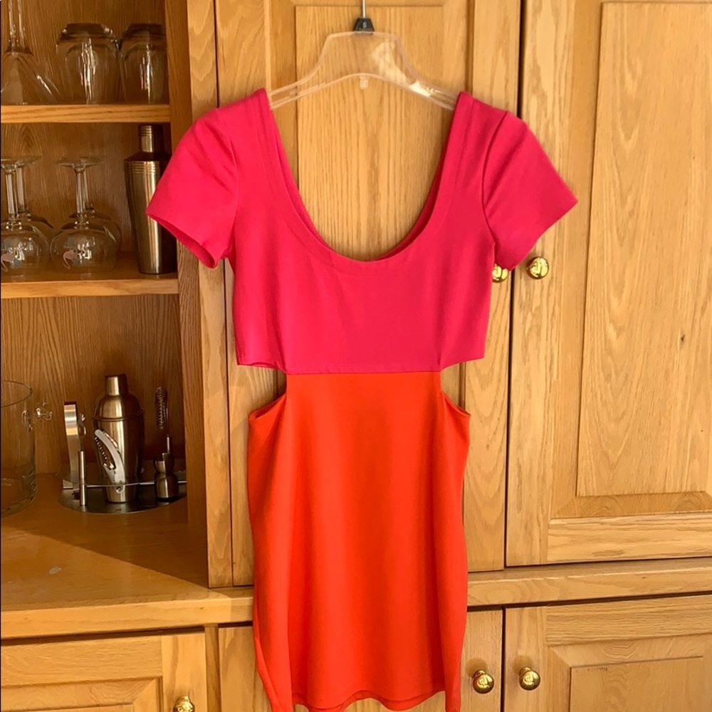 🌸LAST CHANCE🌸PINK AND ORANGE BODY CON DRESS